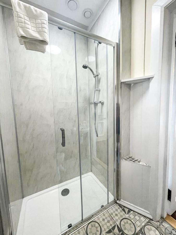 Remarkable 5br Townhouse With Garden, Sleeps 12 Apartment EDI