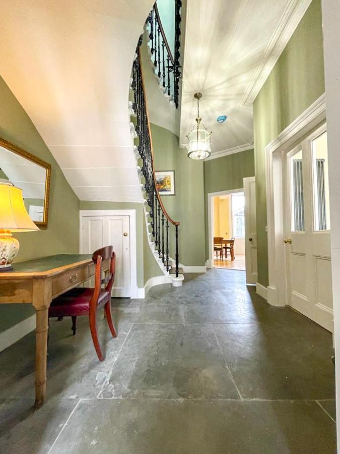 Remarkable 5br Townhouse With Garden, Sleeps 12 *