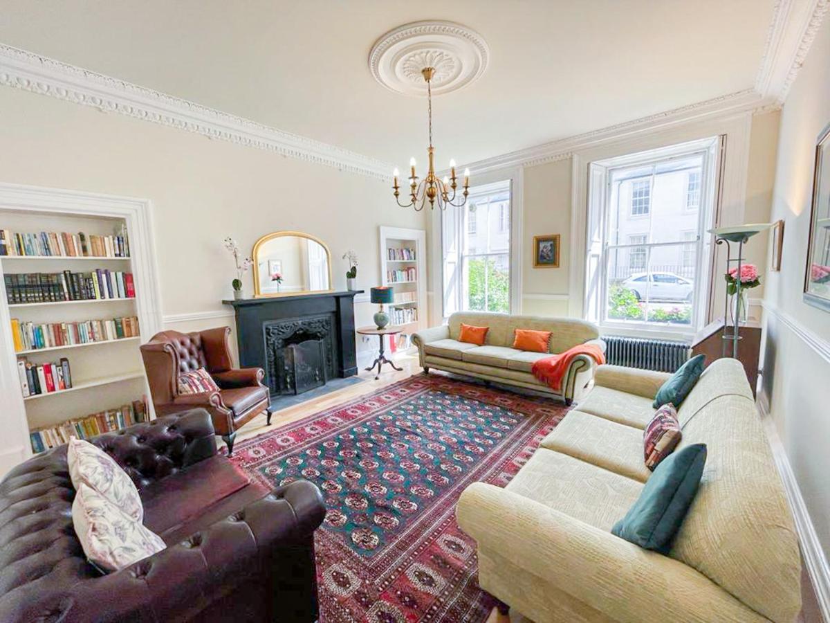 Apartment Remarkable 5br Townhouse With Garden, Sleeps 12 EDI
