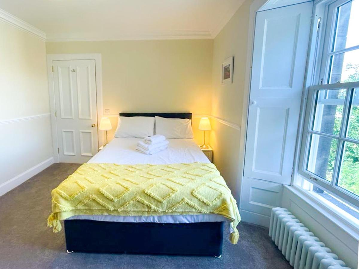Remarkable 5br Townhouse With Garden, Sleeps 12 Apartment EDI