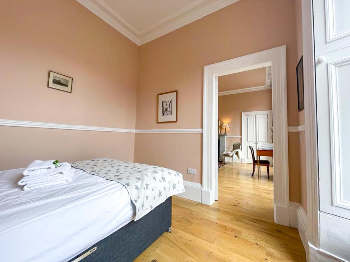 Remarkable 5br Townhouse With Garden, Sleeps 12 EDI