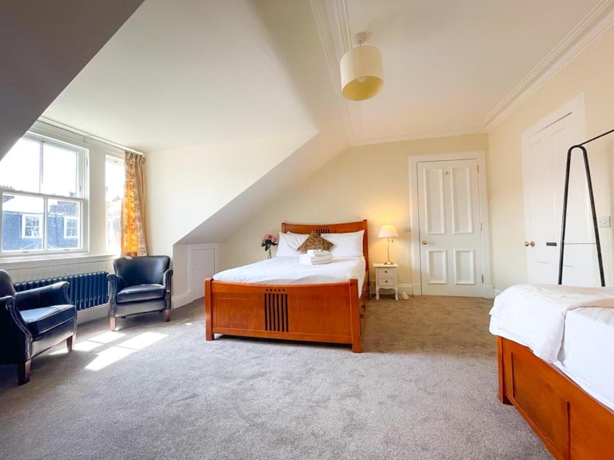 Remarkable 5br Townhouse With Garden, Sleeps 12 *