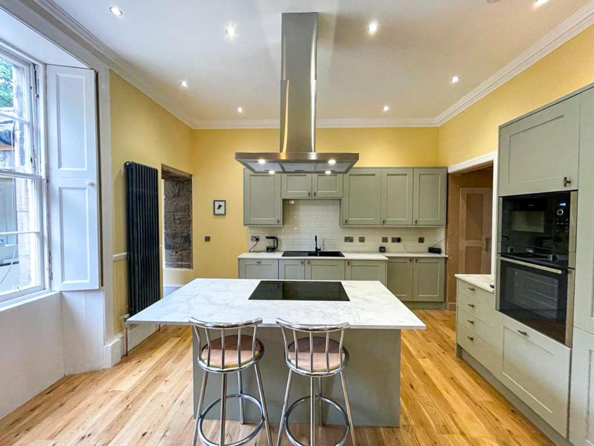 Remarkable 5br Townhouse With Garden, Sleeps 12 Apartment *
