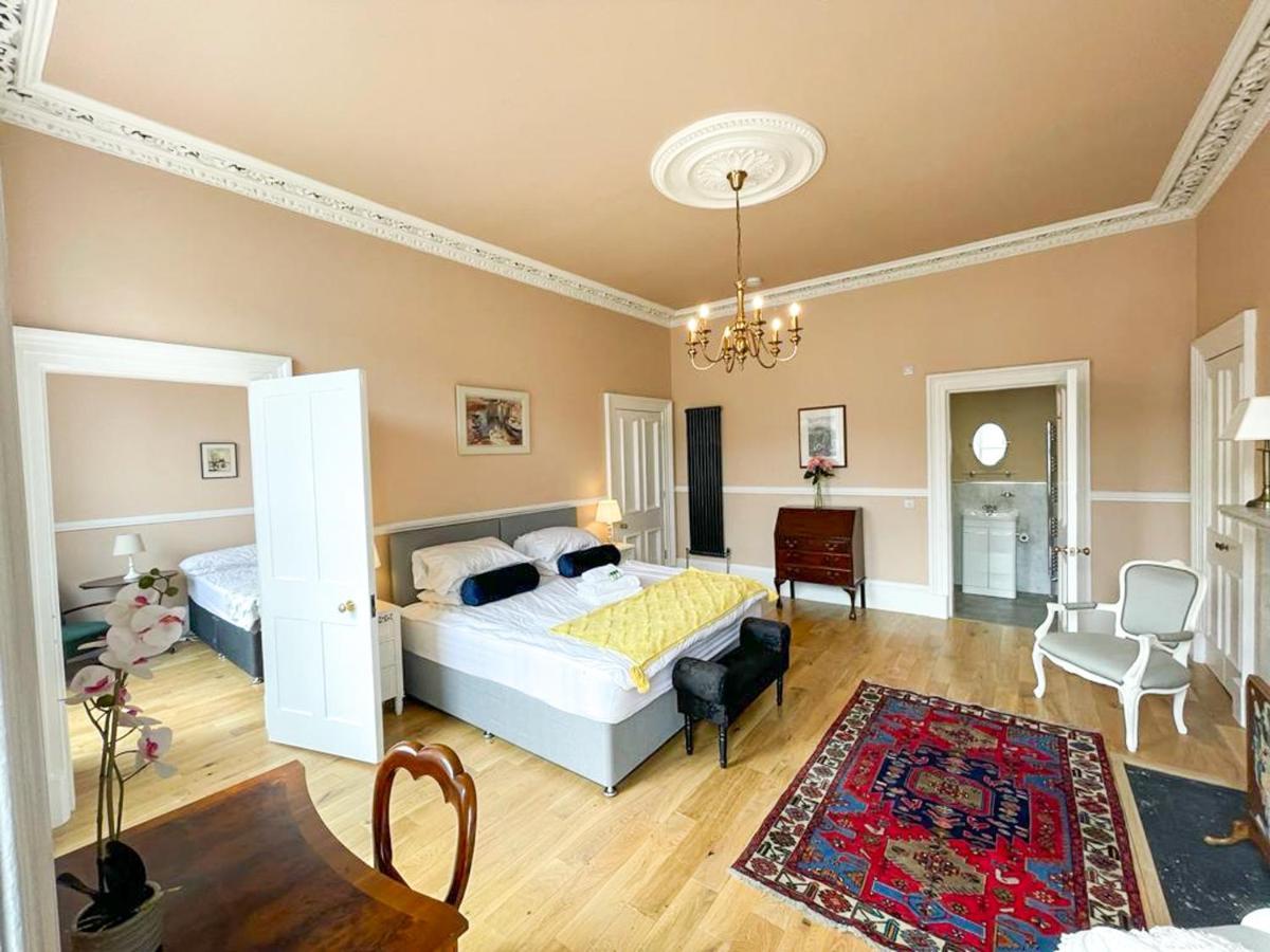 Remarkable 5br Townhouse With Garden, Sleeps 12 EDI