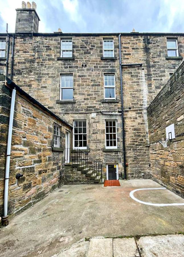 Apartment Remarkable 5br Townhouse With Garden, Sleeps 12 EDI