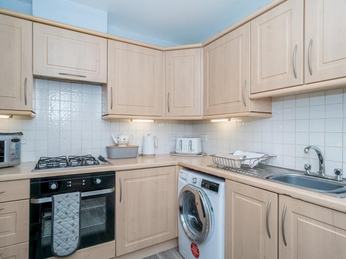 Modern Renovated 2bed Flat With Free Parking *
