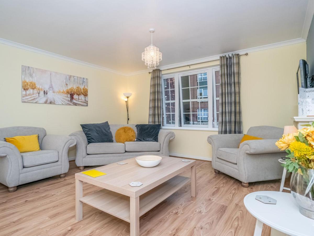 Modern Renovated 2bed Flat With Free Parking
