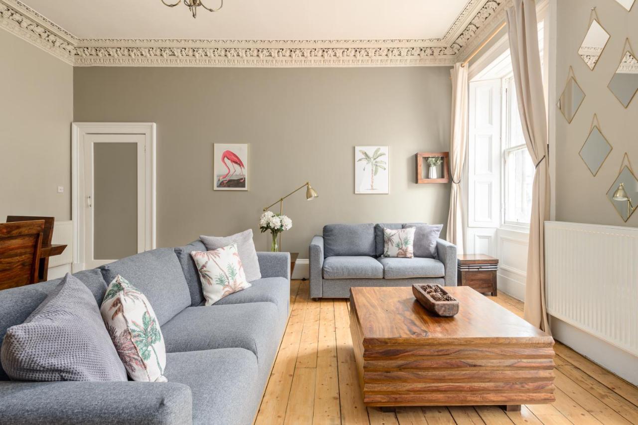 2 Bed Old Town - Next To Castle *