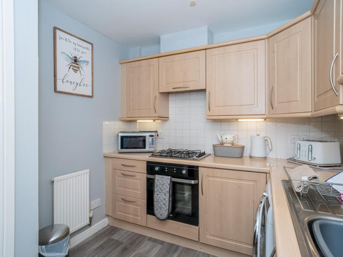 Modern Renovated 2bed Flat With Free Parking Apartment