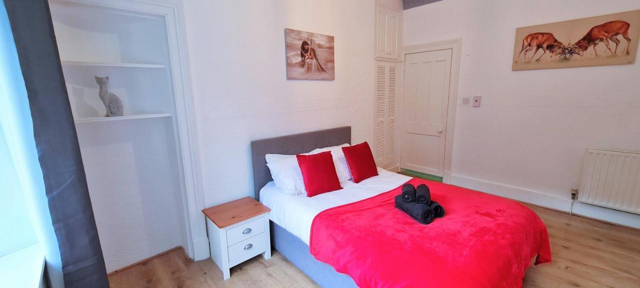 Luxury Five Bedroom Deluxe Duplex I Centre I Fully Equipped I Fountainpark Apartment Edinburgh