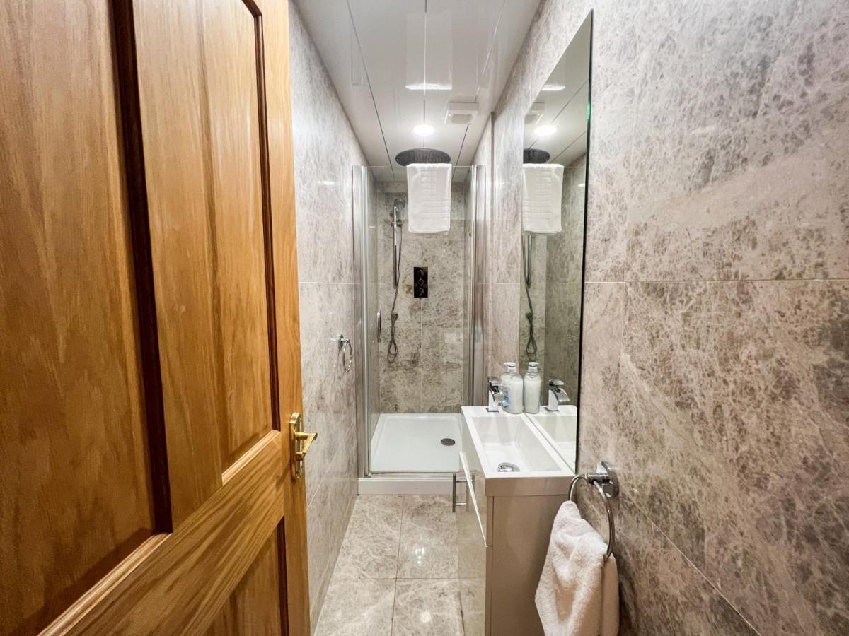 Spacious Flat Sleeps 8 Near Princes Street Apartment Edinburgh