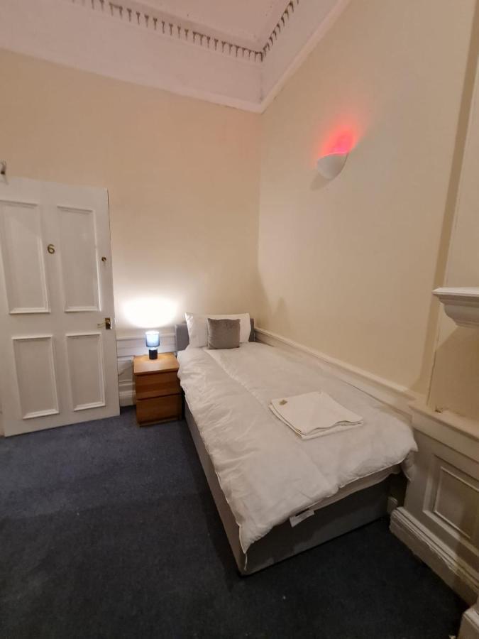 Pilrig St Guest house *