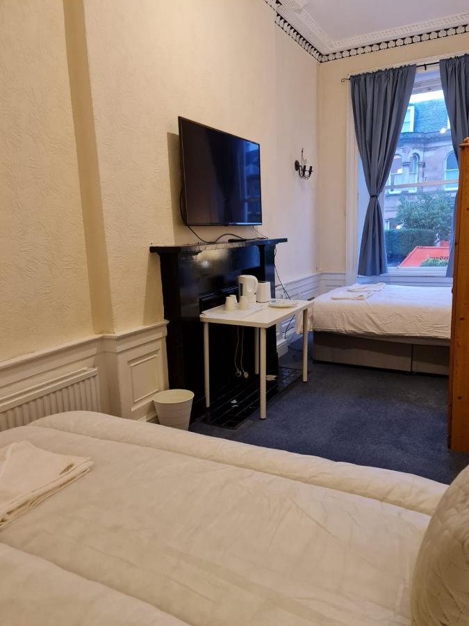 Pilrig St Guest house *