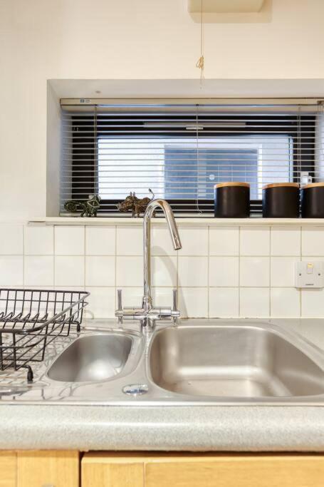*amazing Location!*in Heart Of The City. 2br & Cot Apartment Edinburgh