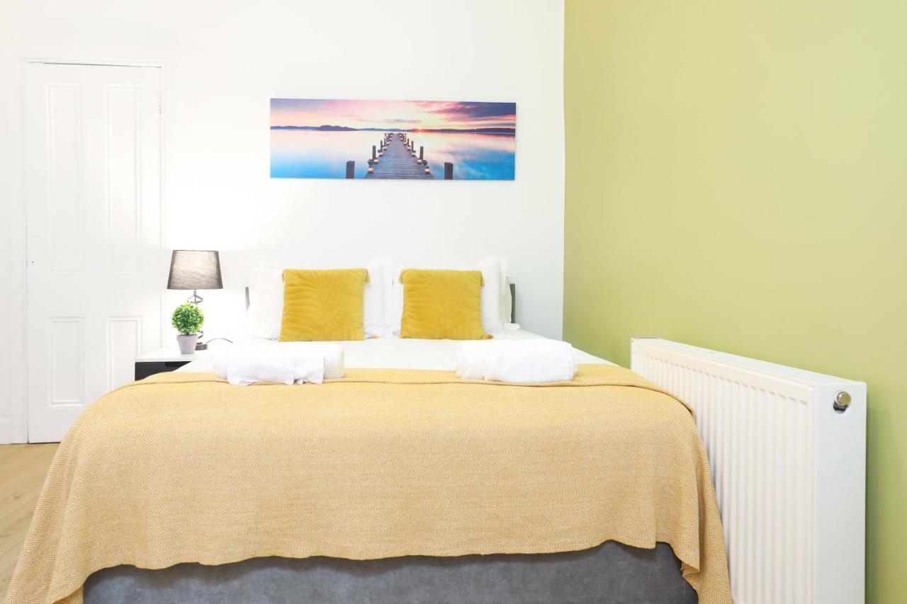 Gorgeous In Excellent Location - - Five Star Amenities * Edinburgh