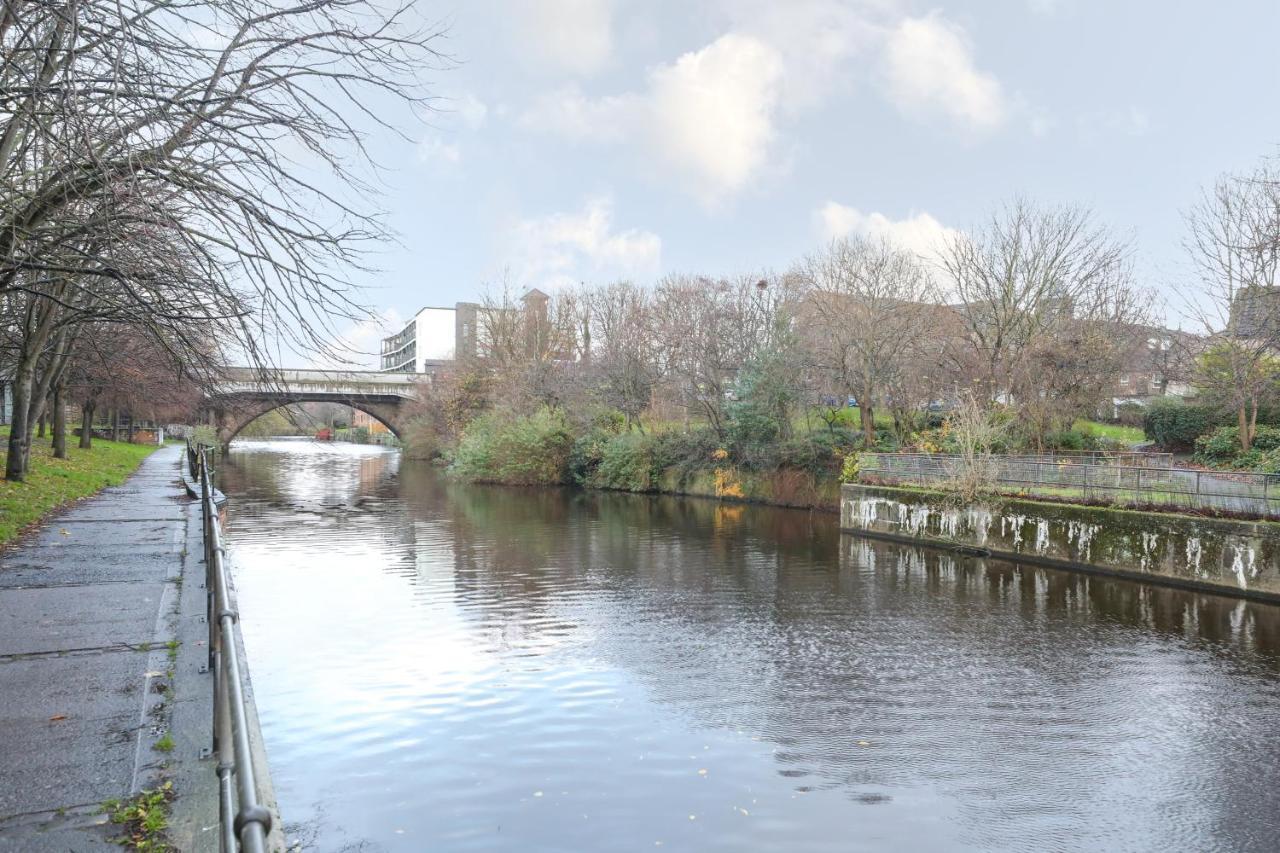 Gorgeous In Excellent Location - - Five Star Amenities Edinburgh