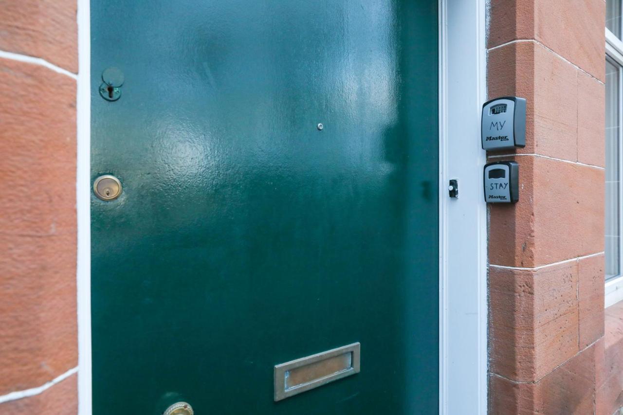 Gorgeous In Excellent Location - - Five Star Amenities Edinburgh