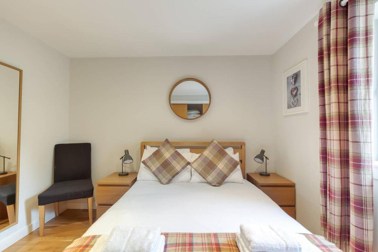 *amazing Location!*in Heart Of The City. 2br & Cot * Edinburgh