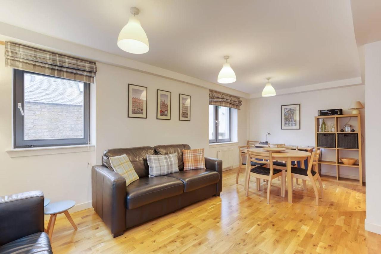 *amazing Location!*in Heart Of The City. 2br & Cot Apartment