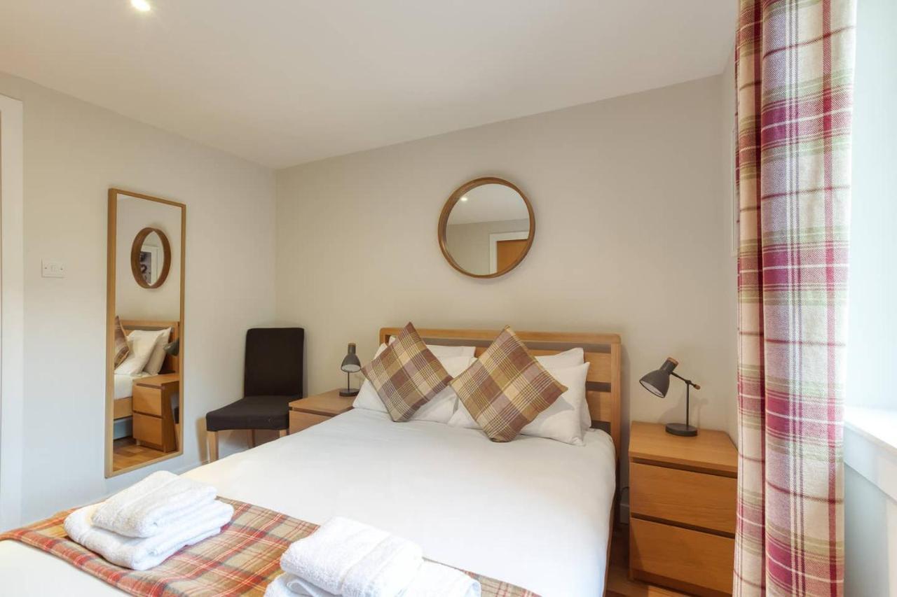 *amazing Location!*in Heart Of The City. 2br & Cot * Edinburgh