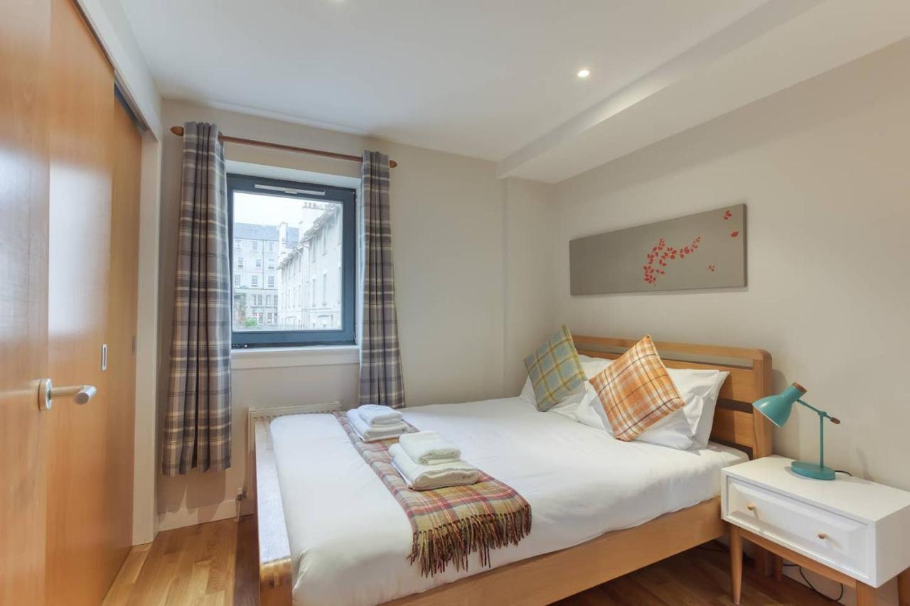 *amazing Location!*in Heart Of The City. 2br & Cot Apartment Edinburgh