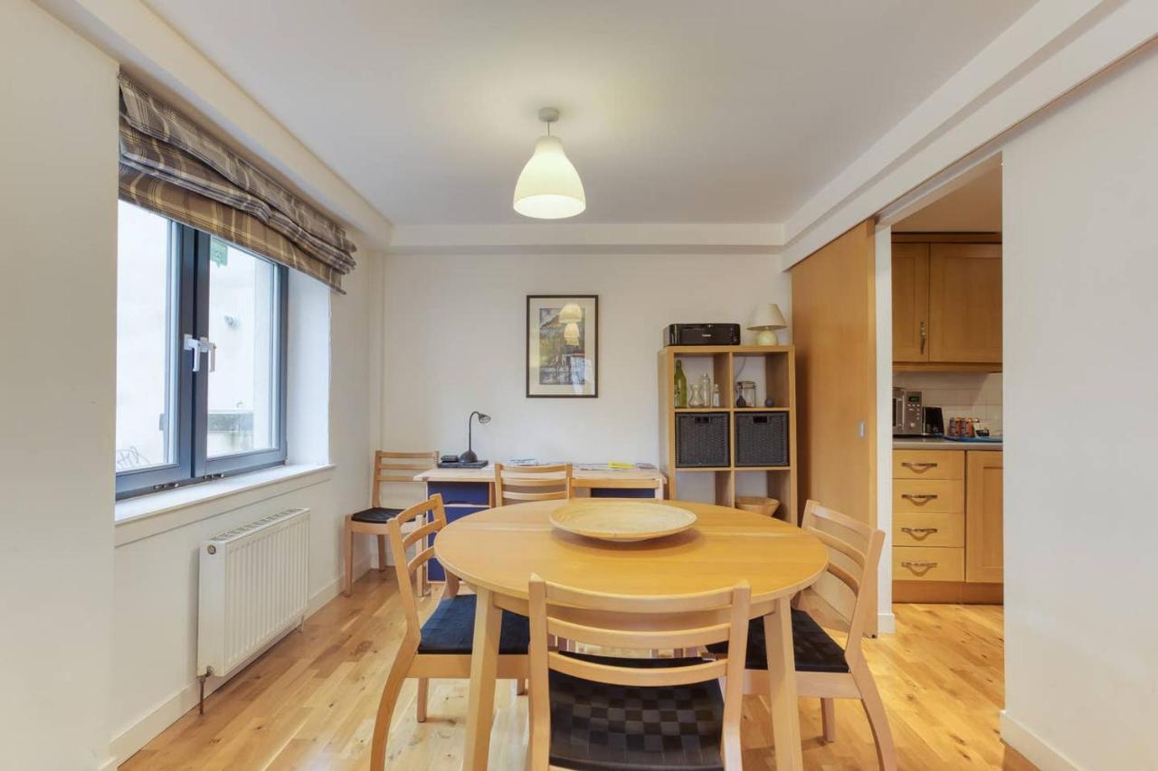 *amazing Location!*in Heart Of The City. 2br & Cot Apartment