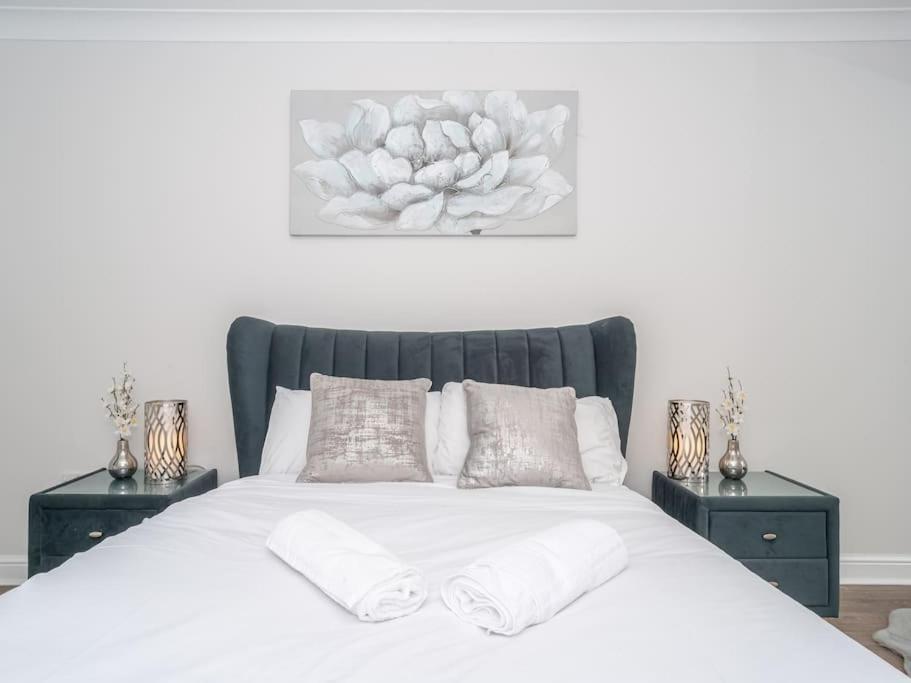 Luxury 2bed 2bath Flat In City Centre- Free Parking! Apartment