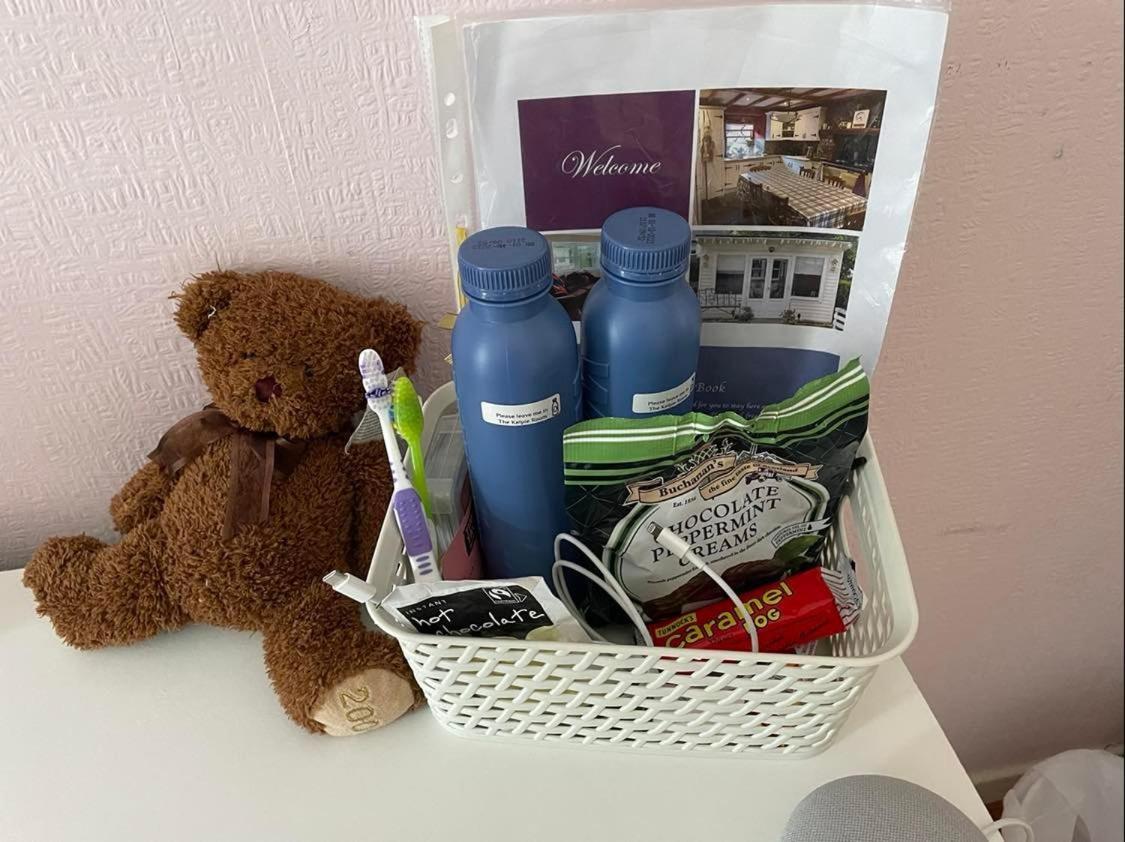 Karibu Cottage Near The Airport * Edinburgh