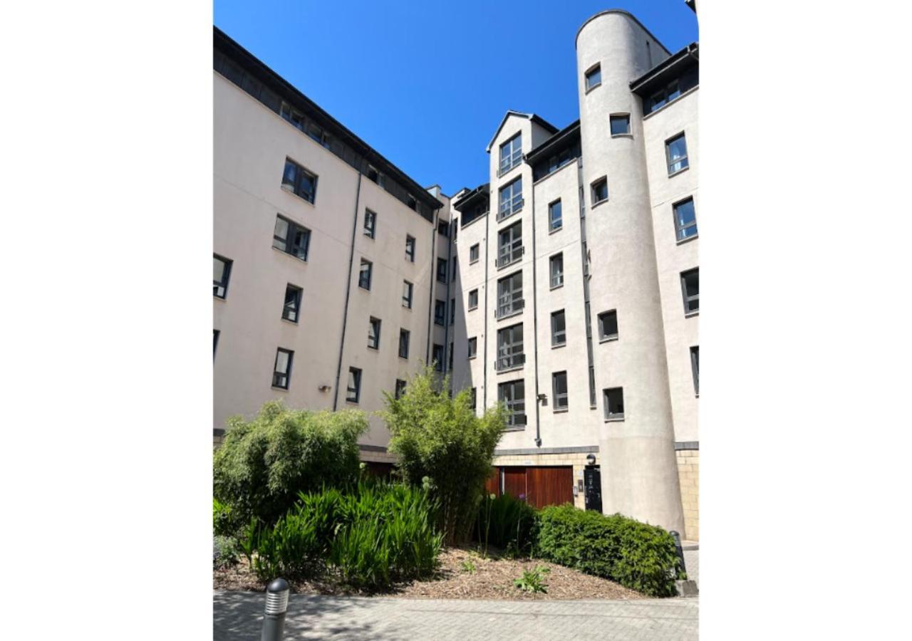 Apartment Joivy Affordable 3,4,5 And 12 Bed Private Flats Next To Royal Mile (adults Only) *