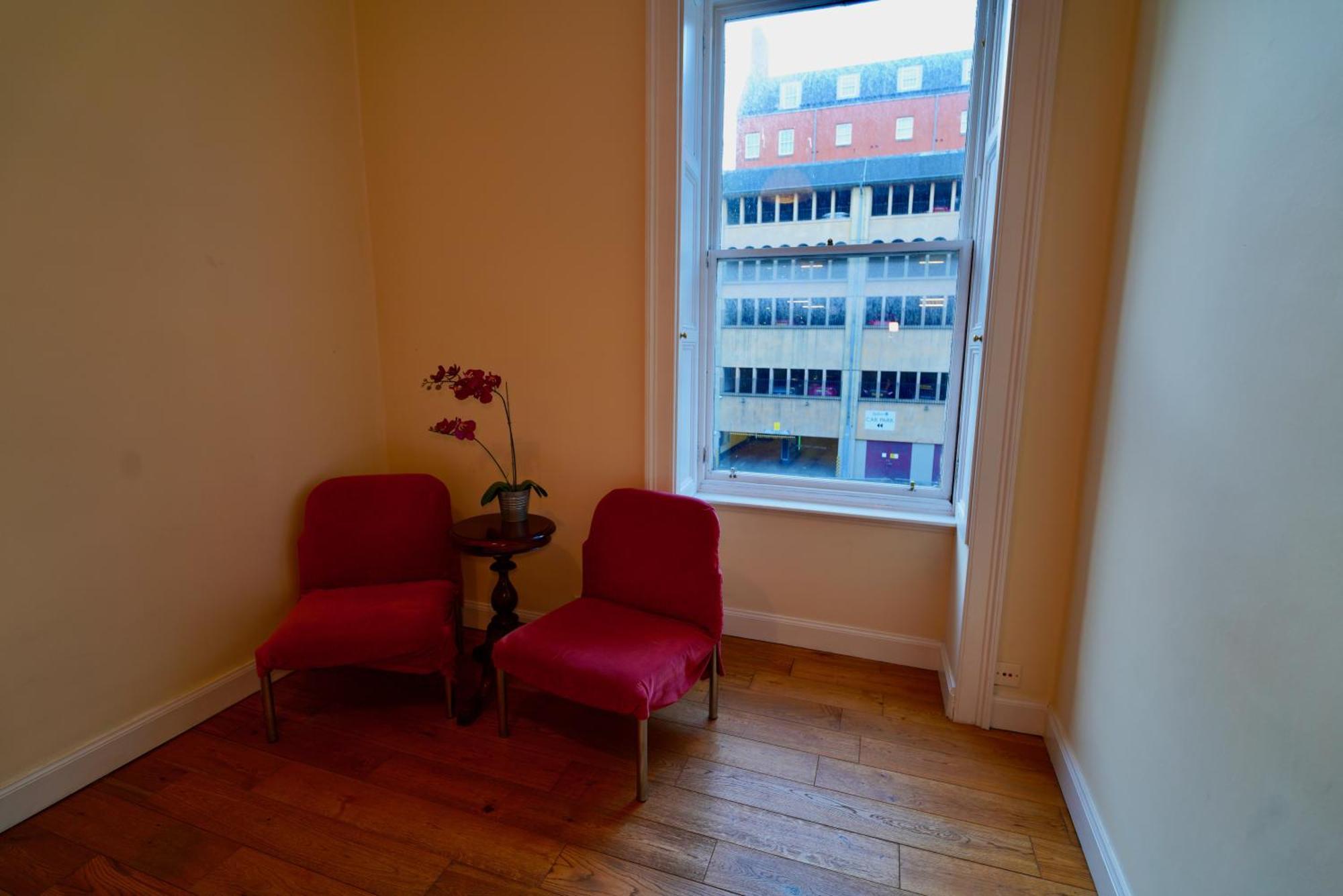 Spacious 2 Bed Next To Royal Mile & Waverley Apartment EDI