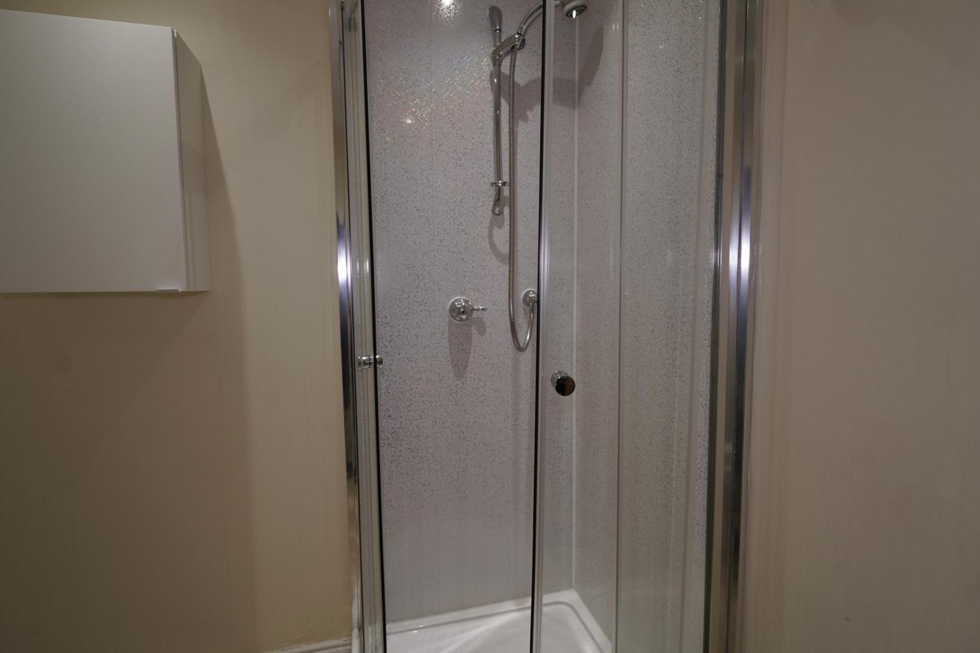 Spacious 2 Bed Next To Royal Mile & Waverley * EDI