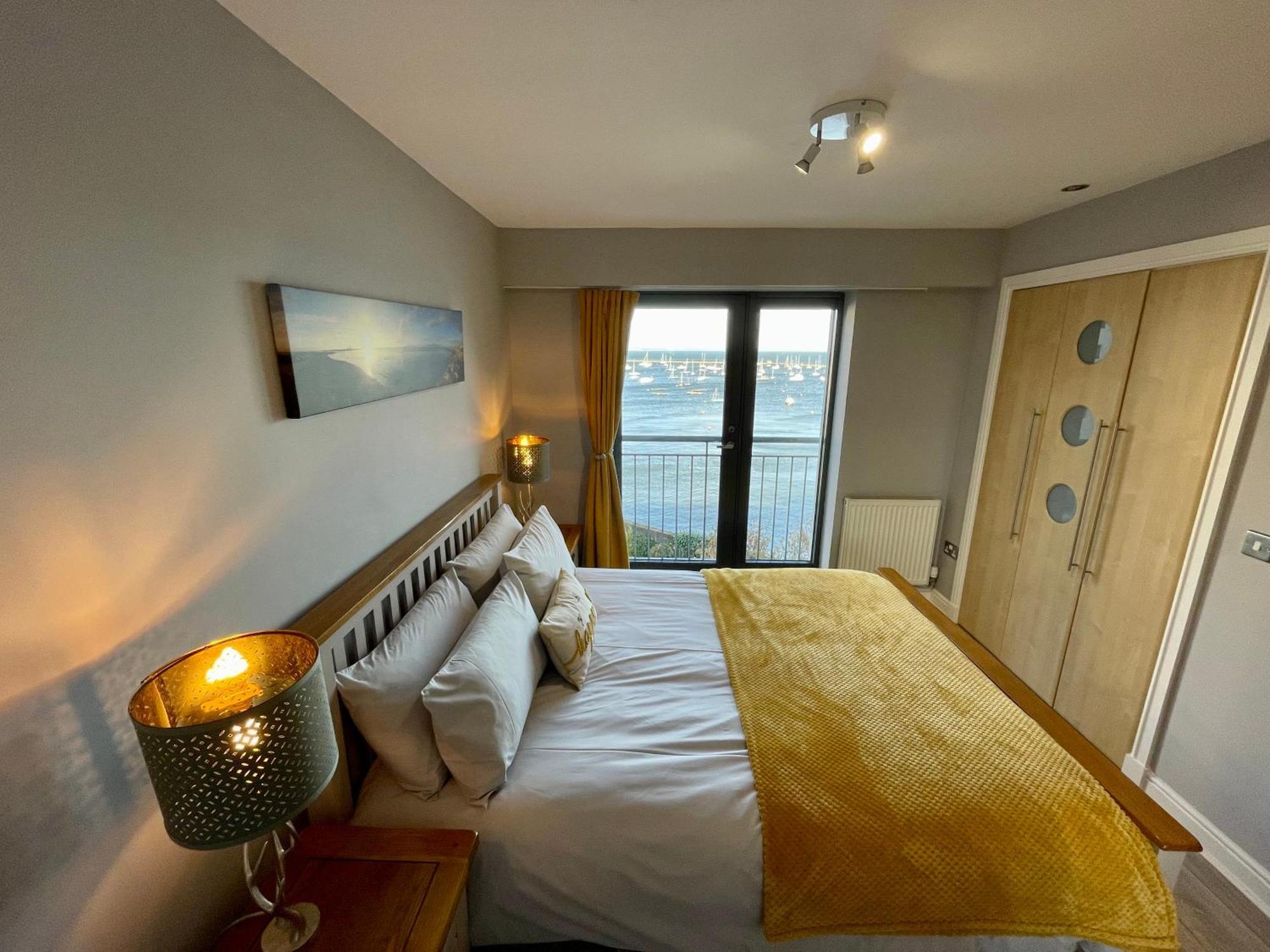 Corinthian Quay Apartment