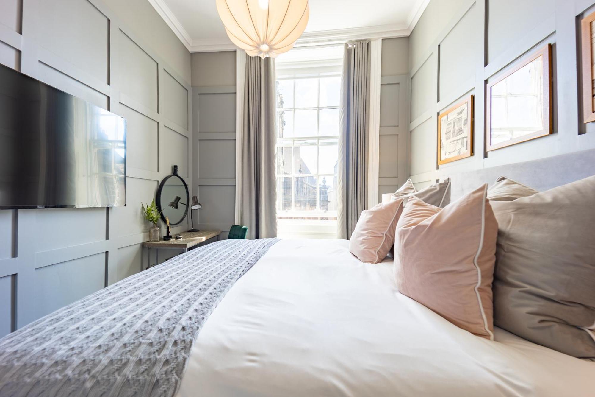 No1 - George Iv Bridge Apartment *
