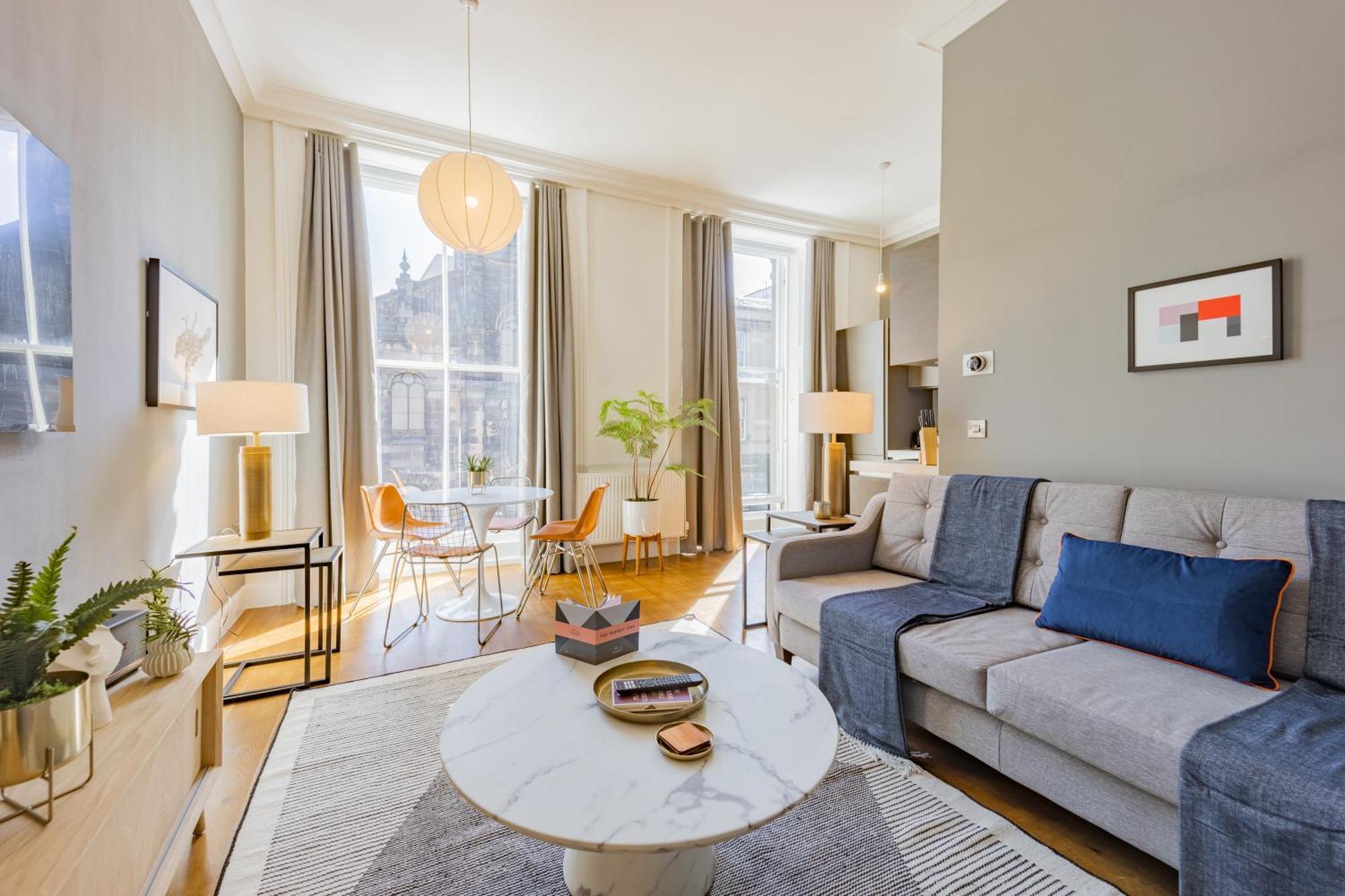 No1 - George Iv Bridge Apartment