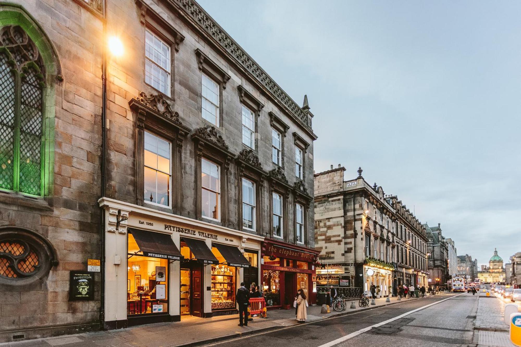 No1 - George Iv Bridge Apartment