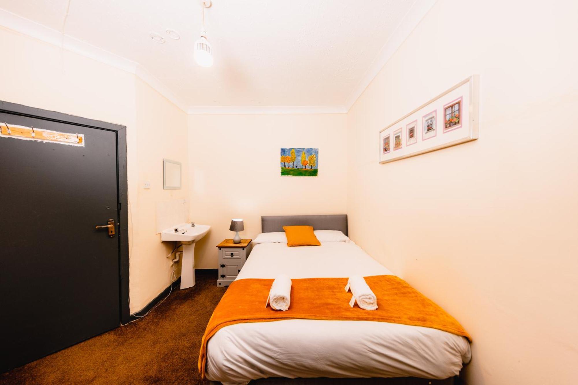 In Old Town, Cozy 4 Bedroom Flat