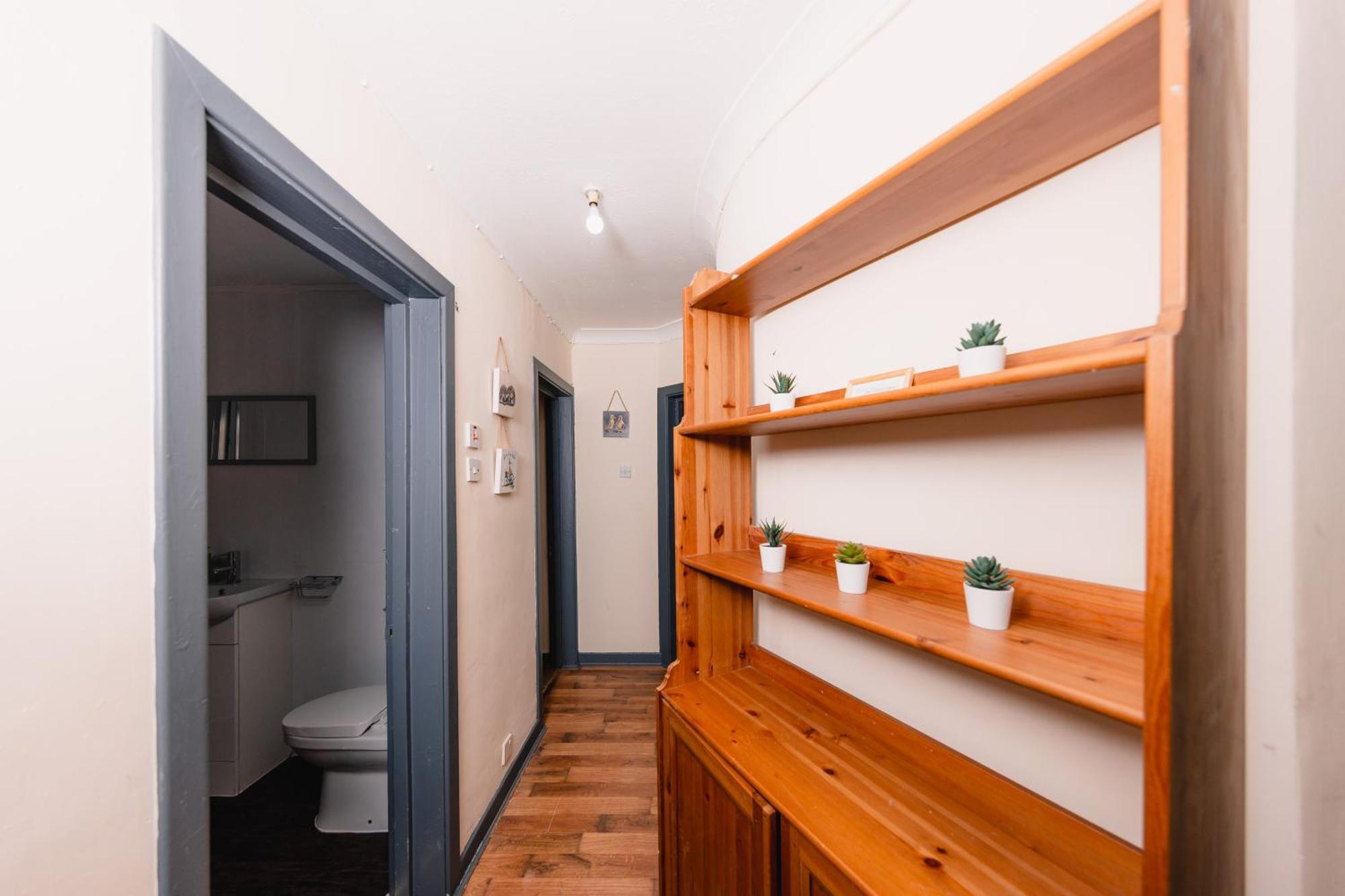 In Old Town, Cozy 4 Bedroom Flat *