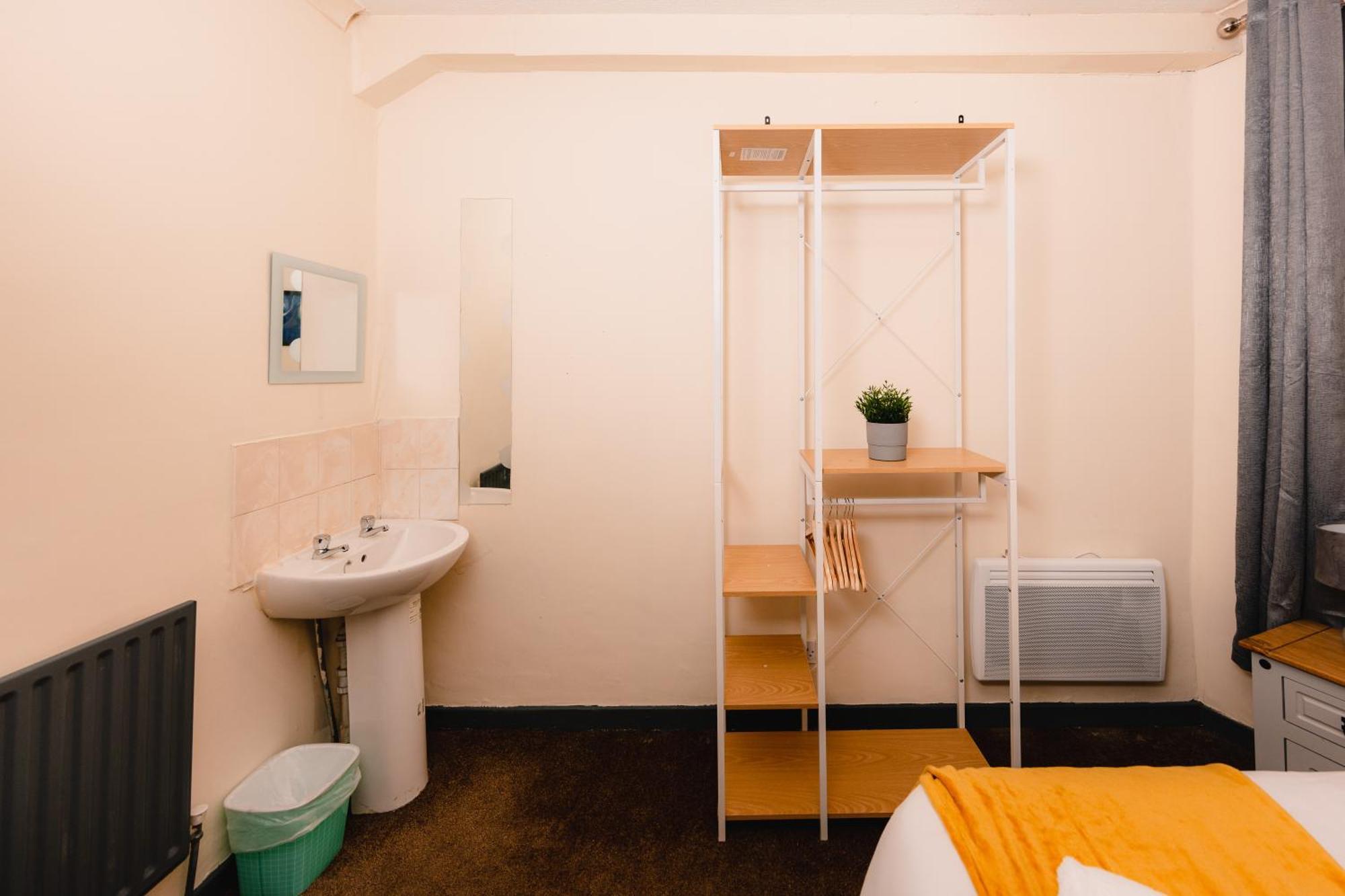 In Old Town, Cozy 4 Bedroom Flat * Edinburgh