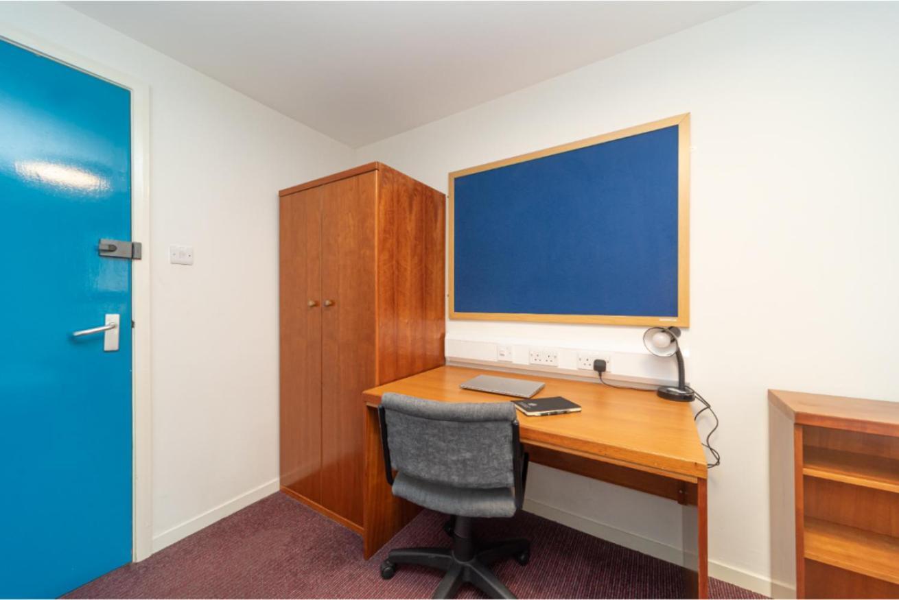 Joivy Affordable 3,4,5 And 12 Bed Private Flats Next To Royal Mile (adults Only) * EDI