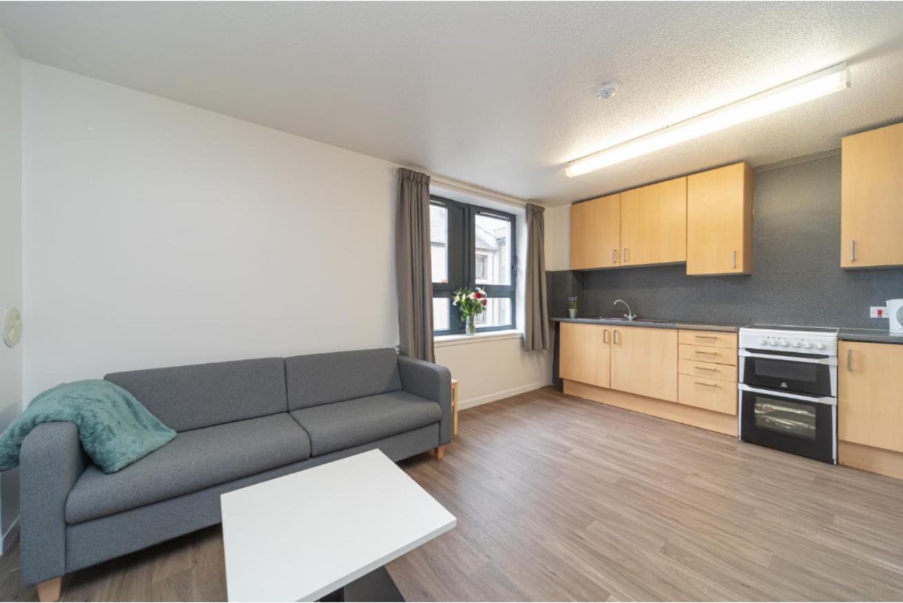 Joivy Affordable 3,4,5 And 12 Bed Private Flats Next To Royal Mile (adults Only) * EDI