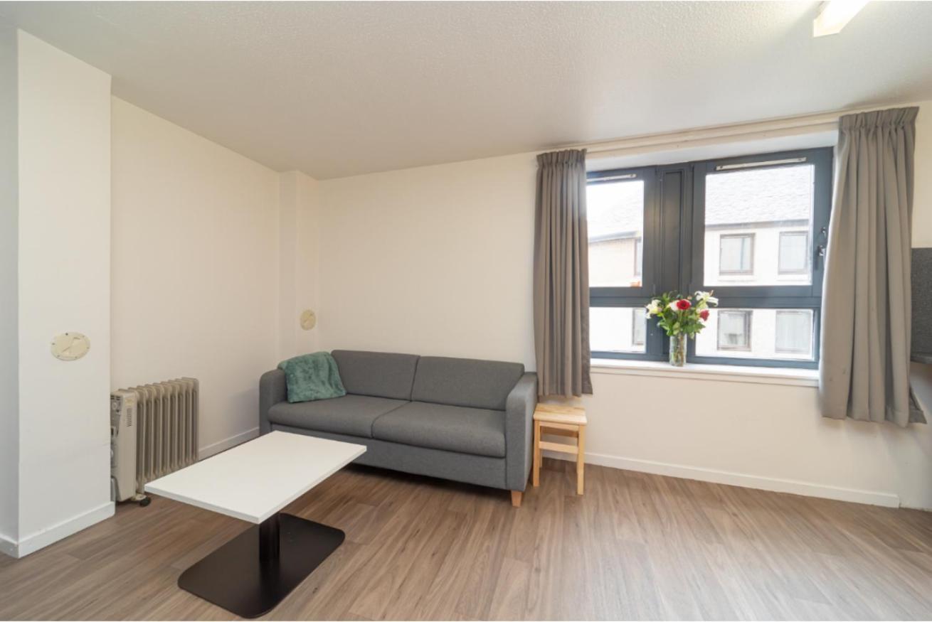 Joivy Affordable 3,4,5 And 12 Bed Private Flats Next To Royal Mile (adults Only) EDI