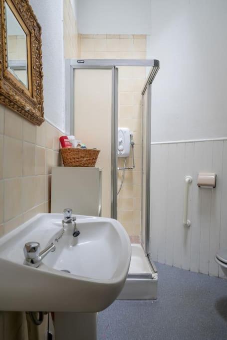 Holiday home Claremont Townhouse