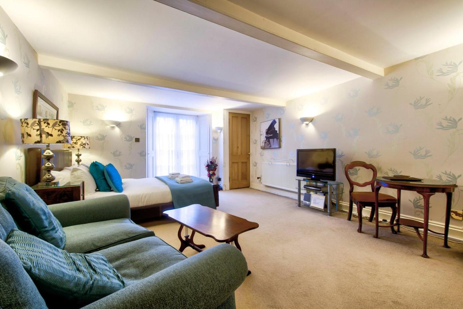 Guestready - Beautiful New Town Studio, With Patio Apartment *