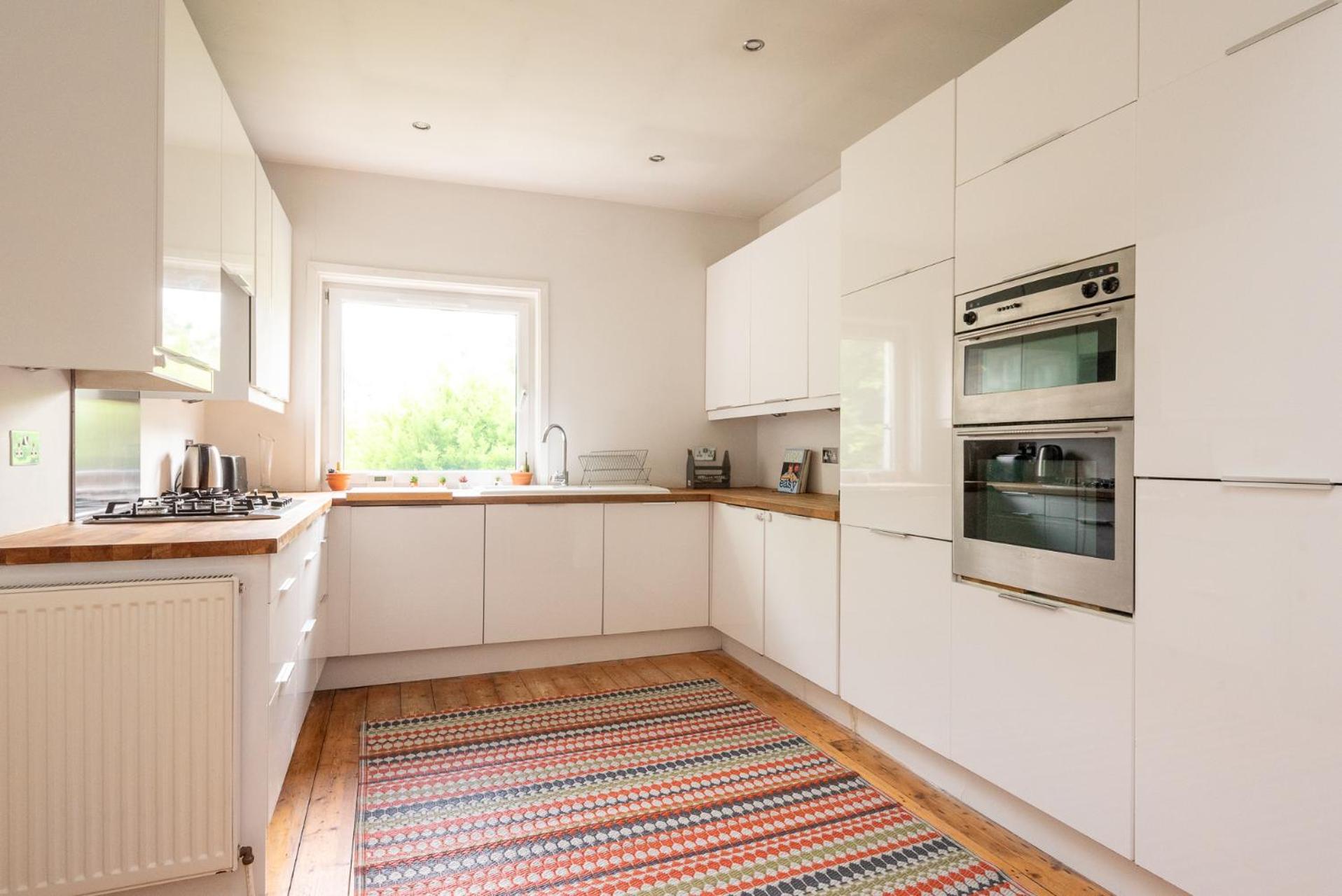 Beautiful Victorian Townhouse With Private Garden, Close To The Beach * Edinburgh