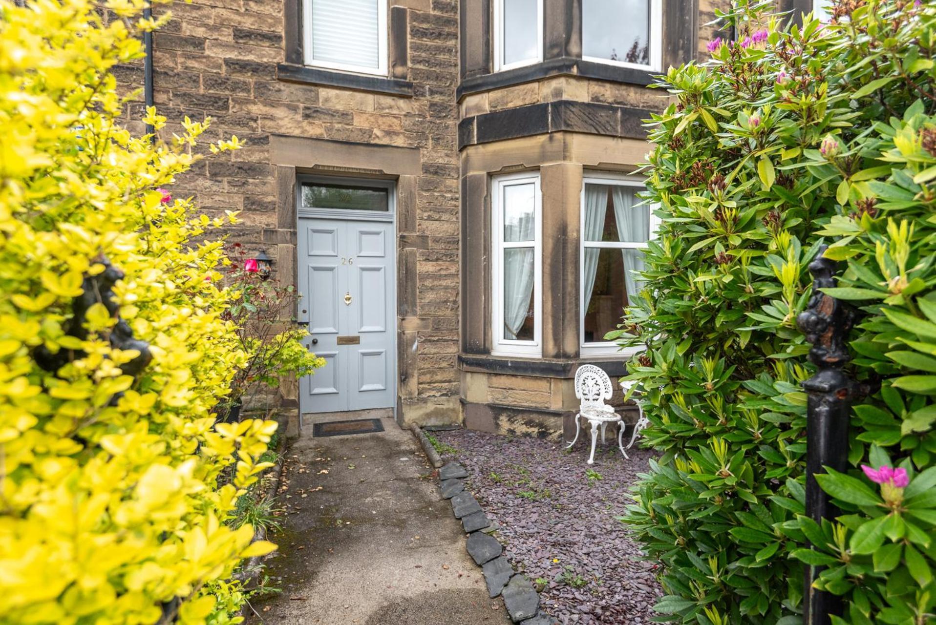 Beautiful Victorian Townhouse With Private Garden, Close To The Beach Holiday home