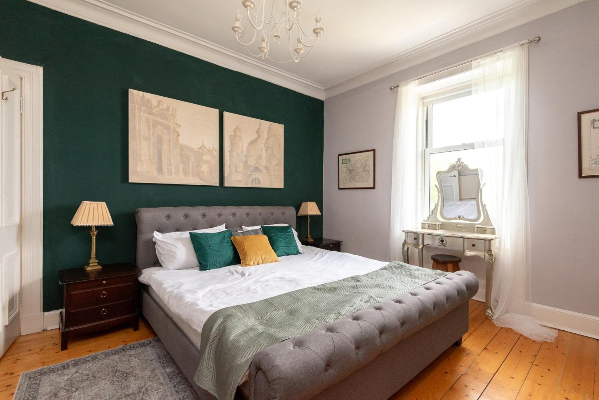 Holiday home Beautiful Victorian Townhouse With Private Garden, Close To The Beach