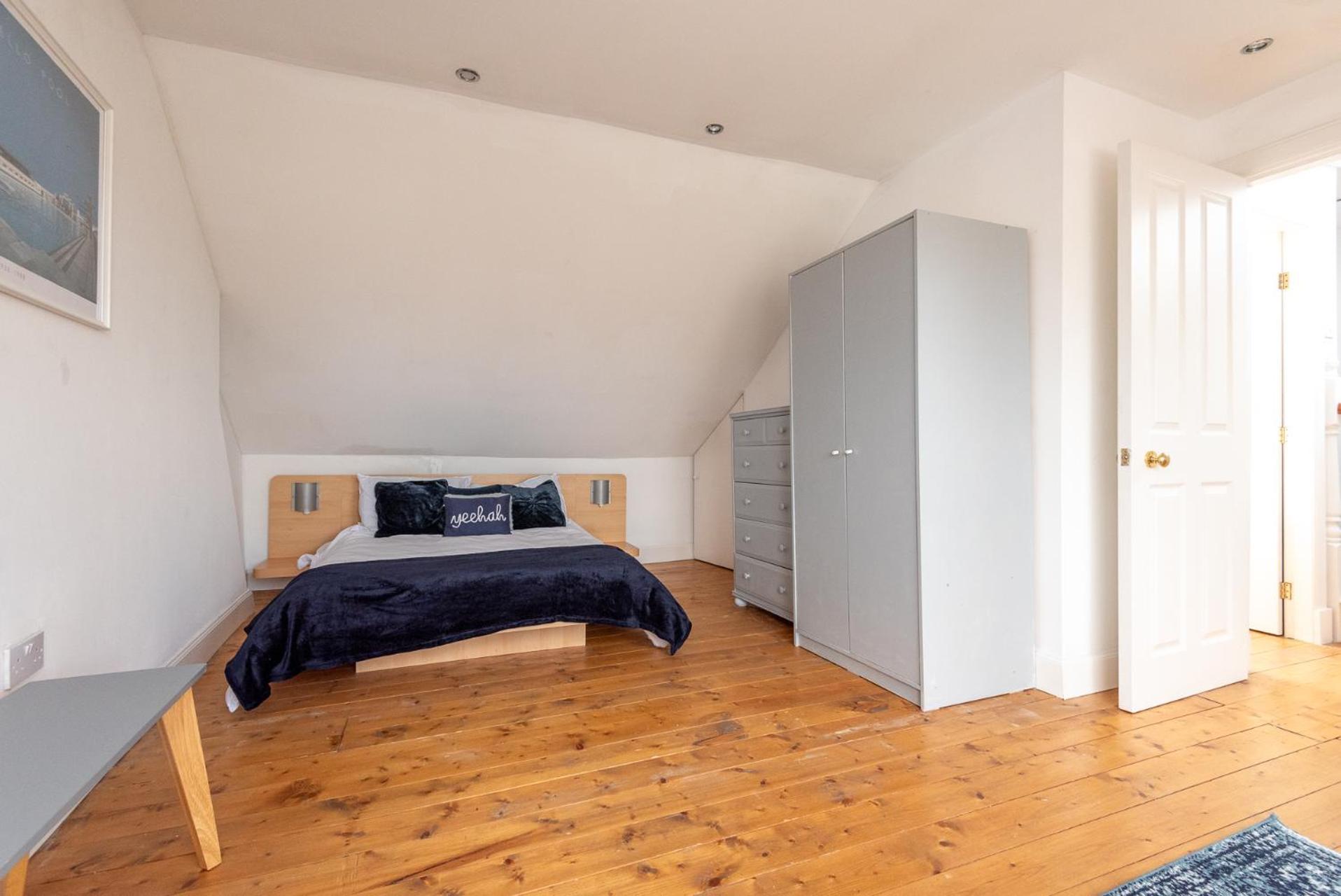 Holiday home Beautiful Victorian Townhouse With Private Garden, Close To The Beach *