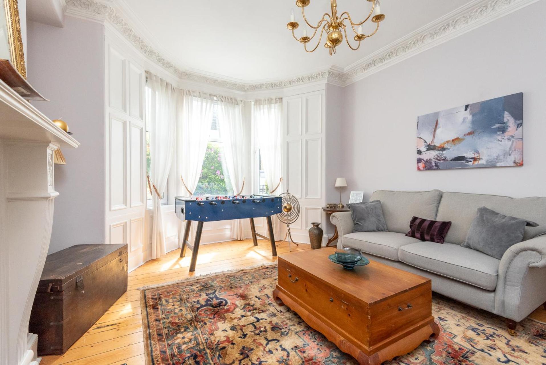Beautiful Victorian Townhouse With Private Garden, Close To The Beach Holiday home