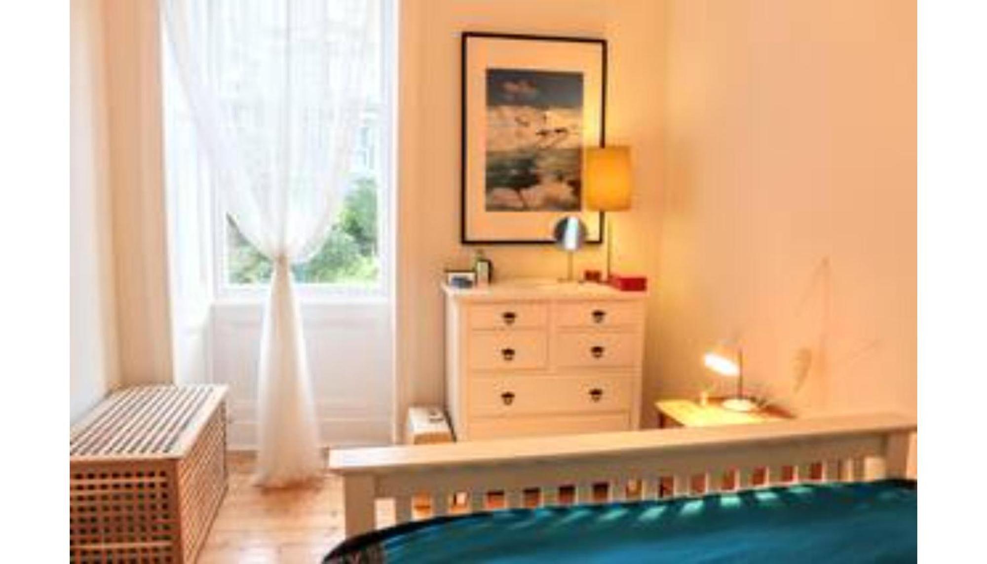 Bright Modern Arthurs Seat 2 Bedroom Apartment *