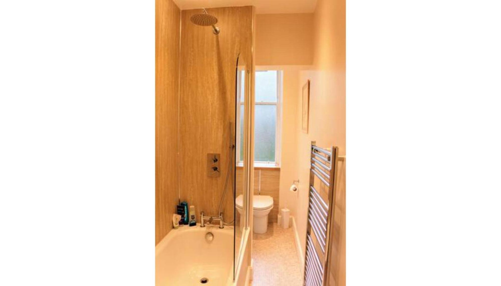 Bright Modern Arthurs Seat 2 Bedroom Apartment